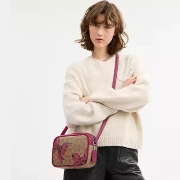 Coach Jamie Camera Bag In Signature Canvas With Bow Print CZ769 NWT Authentic - Picture 3 of 6